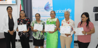 Certificaten voor deelnemers MHPSS-training in Nickerie