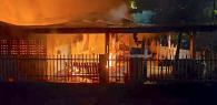 Felle brand verwoest woning te Van Pettenpolder in Nickerie